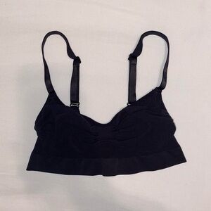 skims seamless sculpt bra in black